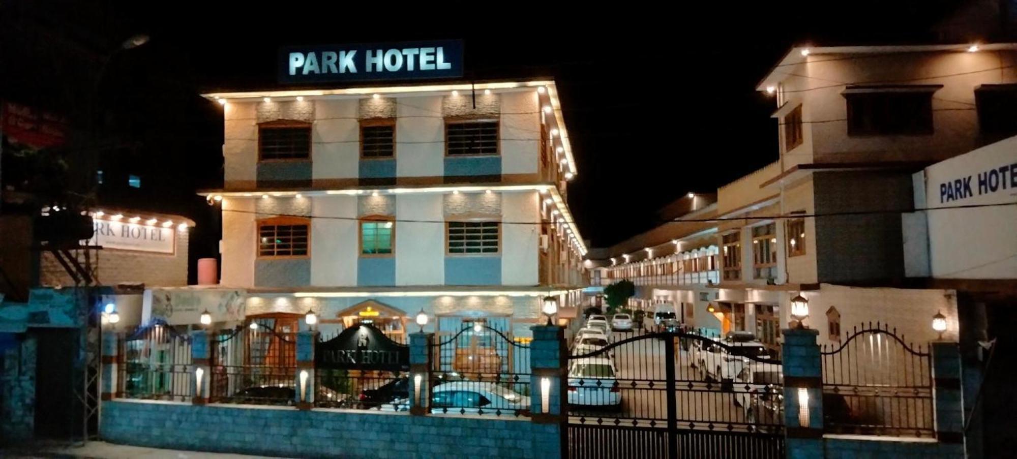 Park Hotel Gilgit Buitenkant foto